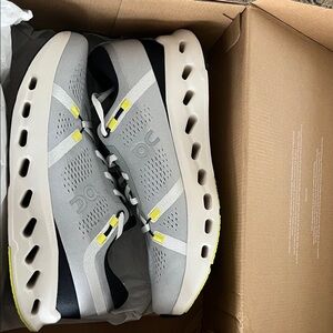 On Cloudsurfer 2 Running Shoes